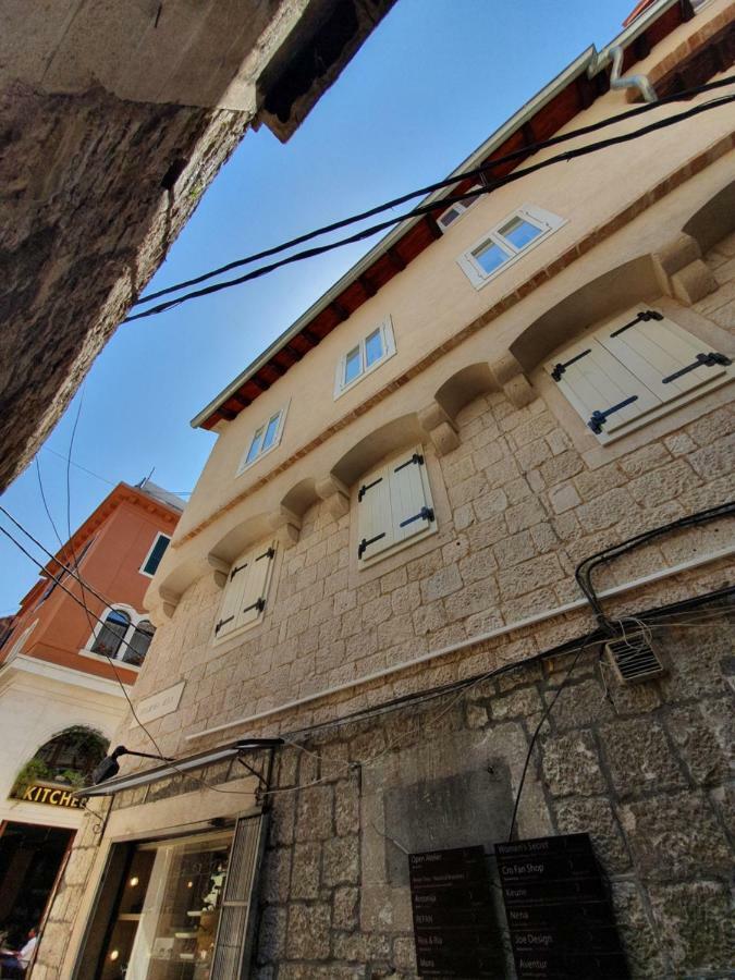 The Suites At Central Split Bagian luar foto