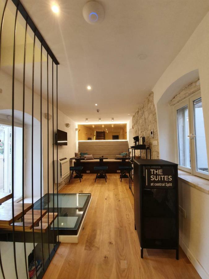 The Suites At Central Split Bagian luar foto
