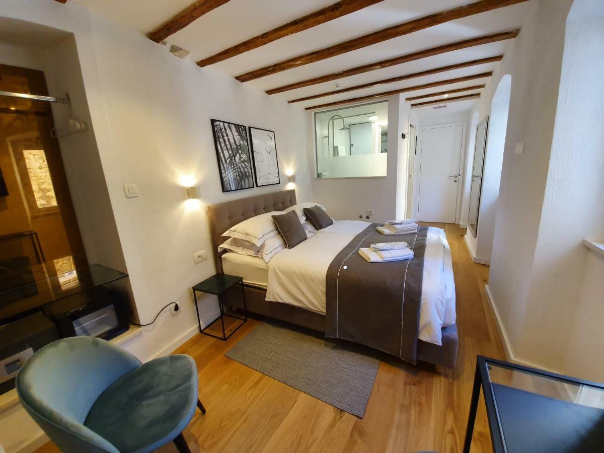 The Suites At Central Split Bagian luar foto